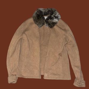 jones new you’re brown fluffy collar sweater